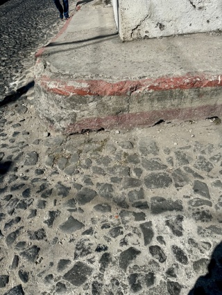 2 foot curb