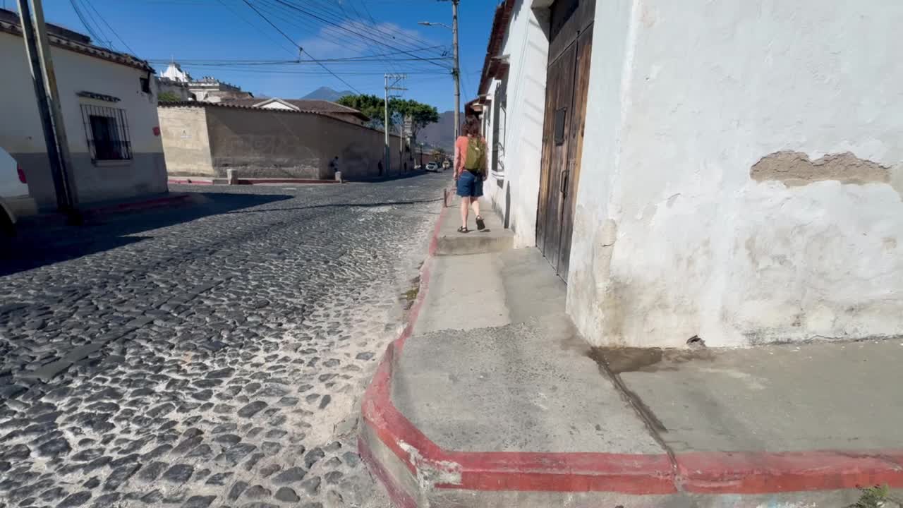 More Antiguan sidewalks