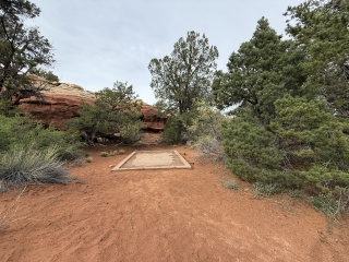 The dry spot underneath the Palace