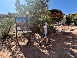 Elephant Hill Trailhead. Chesler Park and the Joint loop